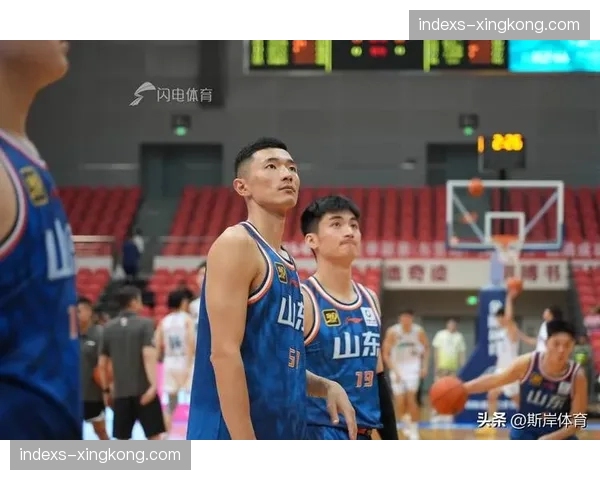 山东高速内线优势篮板控制 珀塞尔郭凯首发组合发挥出色